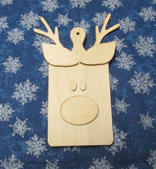 Mini Cutting Board Reindeer Craft Kit - Image 2