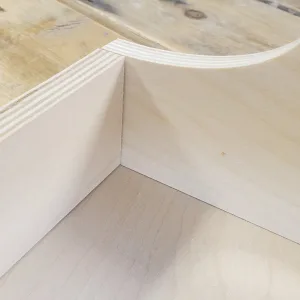 The inside corner of the tray kit showing the corner detail.